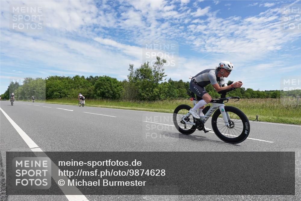 21.06.2026 - Viking Triathlon Michael Burmester http://msf.ph/oto/9874628 21.06.2026 12:52:39 Radfahren 63, 64, 75, 87, 89, 95, 118, 162, 275, 302, 411, 459, 460, 464, 490, 522, 552 meine-sportfotos.de