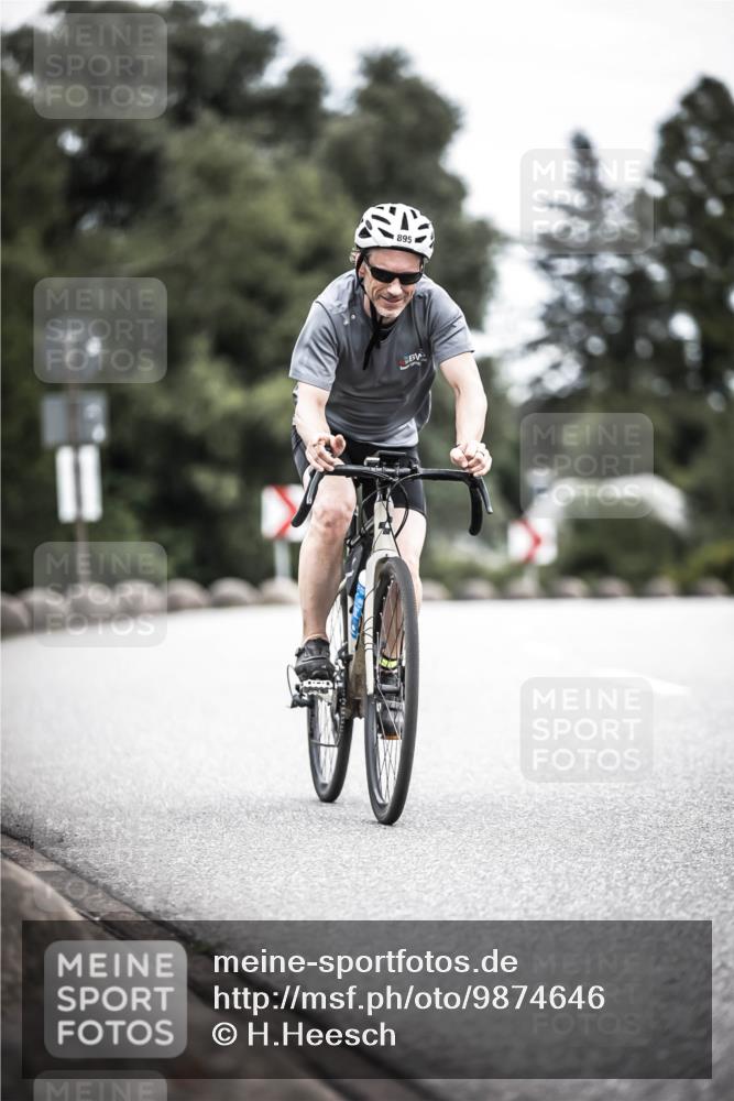 21.06.2026 - 29. Vierlanden-Triathlon H.Heesch http://msf.ph/oto/9874646 21.06.2026 12:17:41 Radfahren 641, 751, 877, 895 meine-sportfotos.de