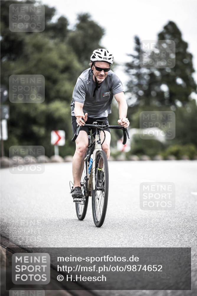 21.06.2026 - 29. Vierlanden-Triathlon H.Heesch http://msf.ph/oto/9874652 21.06.2026 12:17:41 Radfahren 641, 751, 877, 895 meine-sportfotos.de