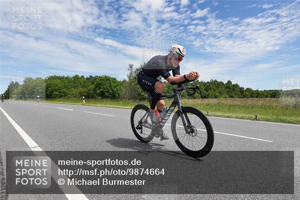 21.06.2026 - Viking Triathlon Michael Burmester http://msf.ph/oto/9874664 21.06.2026 12:52:54 Radfahren 24, 224, 269, 275, 302, 382, 484 meine-sportfotos.de