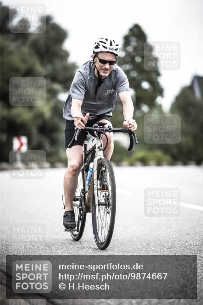 21.06.2026 - 29. Vierlanden-Triathlon H.Heesch http://msf.ph/oto/9874667 21.06.2026 12:17:42 Radfahren 751, 877, 895 meine-sportfotos.de