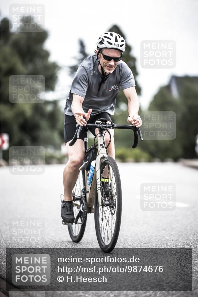 21.06.2026 - 29. Vierlanden-Triathlon H.Heesch http://msf.ph/oto/9874676 21.06.2026 12:17:42 Radfahren 751, 877, 895 meine-sportfotos.de
