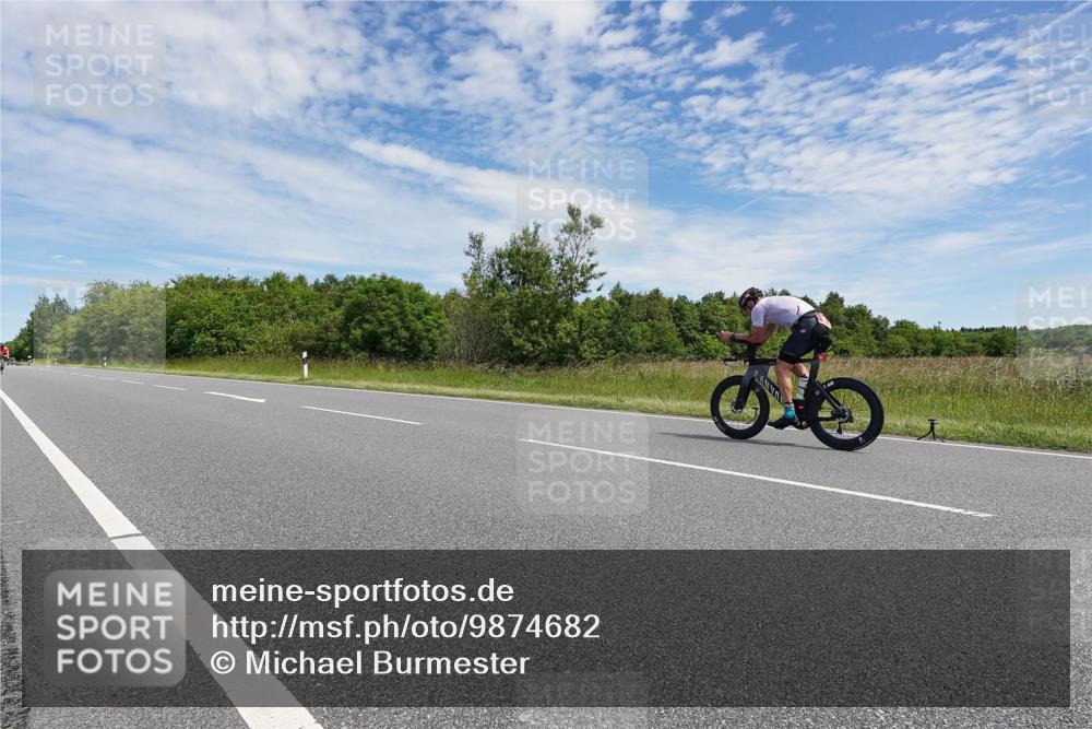 21.06.2026 - Viking Triathlon Michael Burmester http://msf.ph/oto/9874682 21.06.2026 12:53:05 Radfahren 24, 84, 97, 224, 269, 305, 382, 484, 618 meine-sportfotos.de