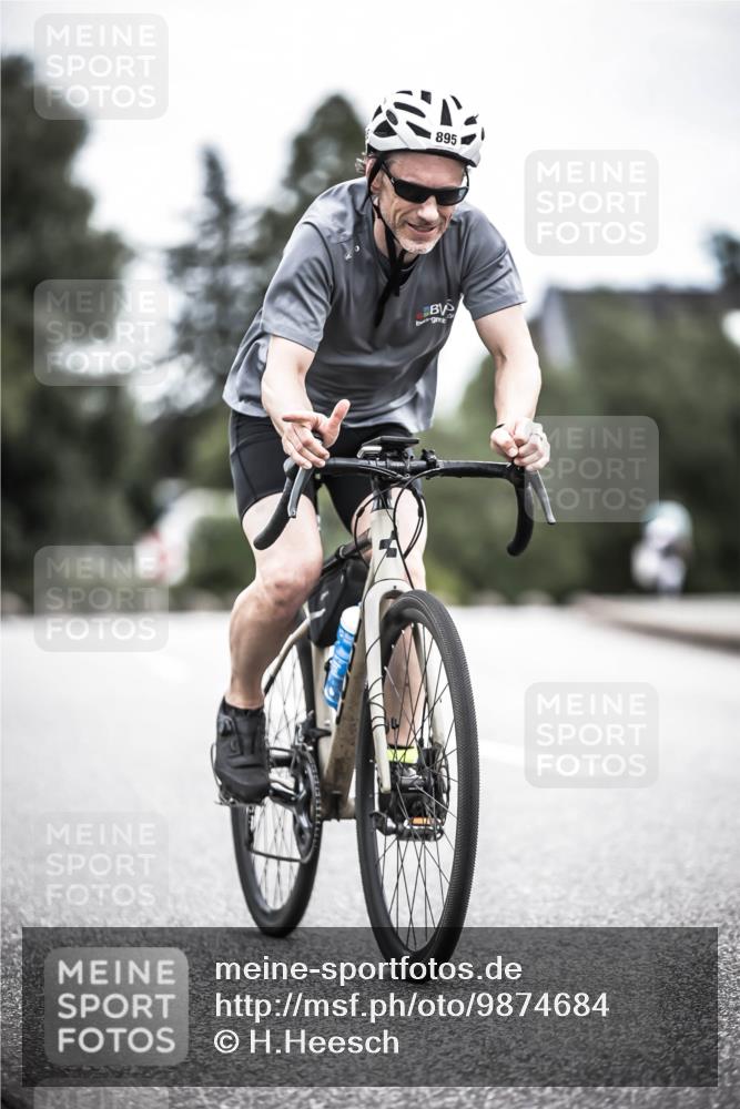 21.06.2026 - 29. Vierlanden-Triathlon H.Heesch http://msf.ph/oto/9874684 21.06.2026 12:17:42 Radfahren 751, 877, 895 meine-sportfotos.de