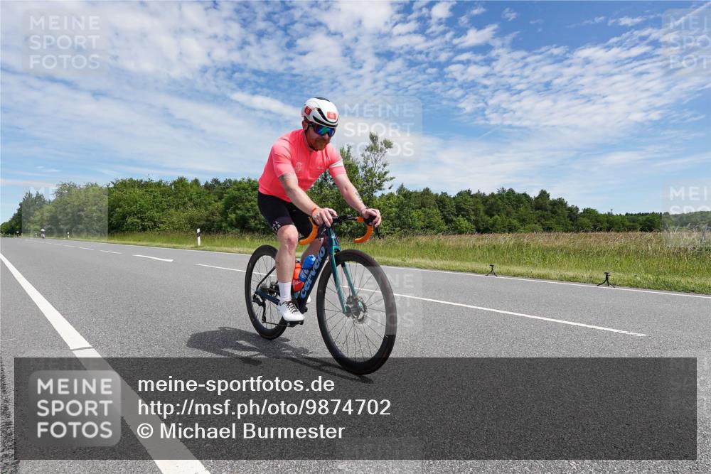 21.06.2026 - Viking Triathlon Michael Burmester http://msf.ph/oto/9874702 21.06.2026 12:53:22 Radfahren 97, 168, 305, 431, 445, 618, 652 meine-sportfotos.de