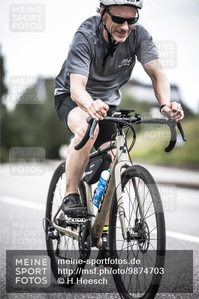21.06.2026 - 29. Vierlanden-Triathlon H.Heesch http://msf.ph/oto/9874703 21.06.2026 12:17:42 Radfahren 751, 877, 895 meine-sportfotos.de