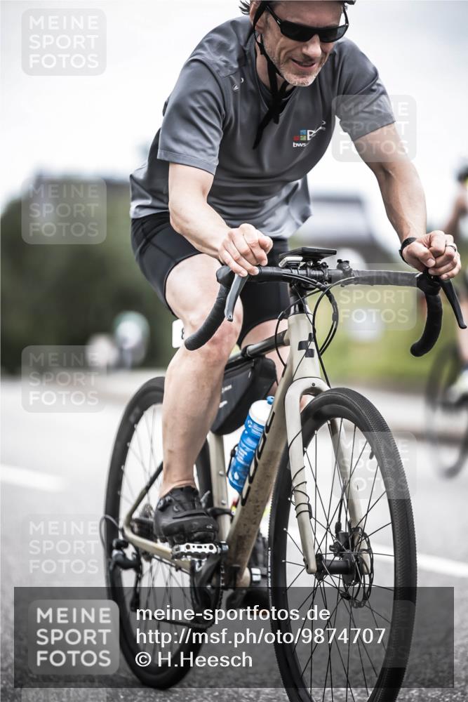 21.06.2026 - 29. Vierlanden-Triathlon H.Heesch http://msf.ph/oto/9874707 21.06.2026 12:17:42 Radfahren 751, 877, 895 meine-sportfotos.de