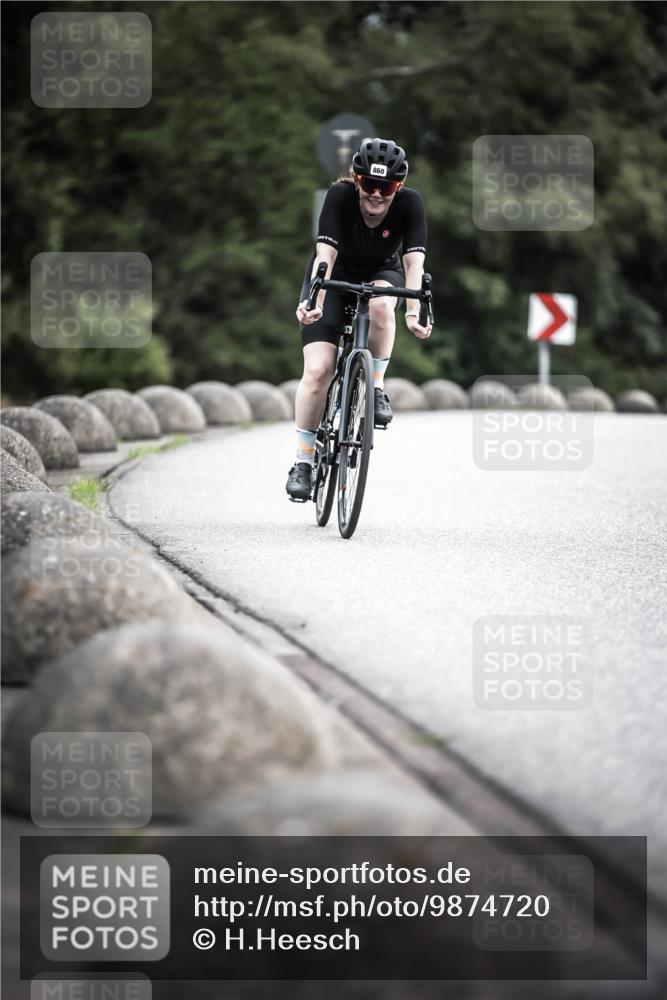21.06.2026 - 29. Vierlanden-Triathlon H.Heesch http://msf.ph/oto/9874720 21.06.2026 12:18:13 Radfahren 276, 821, 838, 860 meine-sportfotos.de