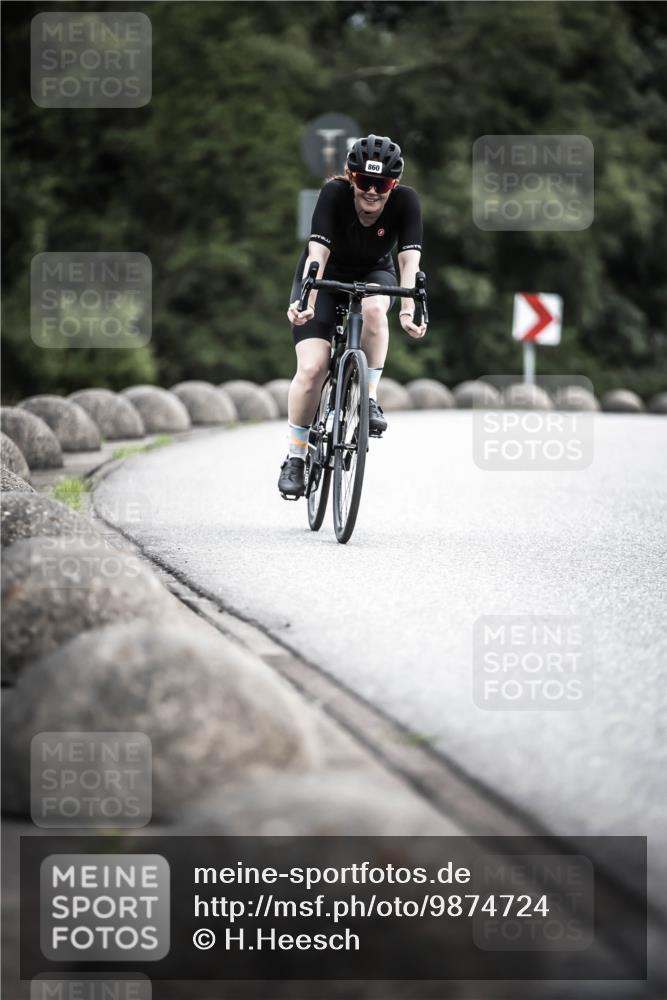 21.06.2026 - 29. Vierlanden-Triathlon H.Heesch http://msf.ph/oto/9874724 21.06.2026 12:18:13 Radfahren 276, 821, 838, 860 meine-sportfotos.de