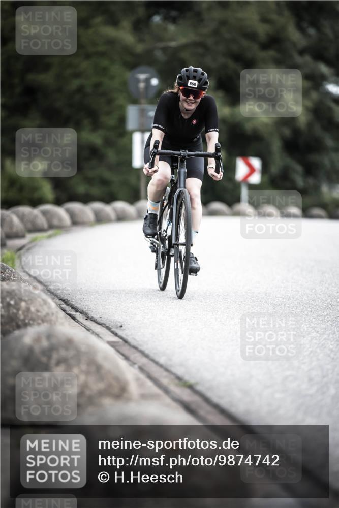 21.06.2026 - 29. Vierlanden-Triathlon H.Heesch http://msf.ph/oto/9874742 21.06.2026 12:18:13 Radfahren 276, 821, 838, 860 meine-sportfotos.de