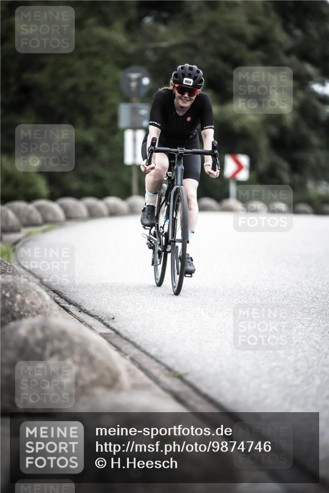 21.06.2026 - 29. Vierlanden-Triathlon H.Heesch http://msf.ph/oto/9874746 21.06.2026 12:18:13 Radfahren 276, 821, 838, 860 meine-sportfotos.de
