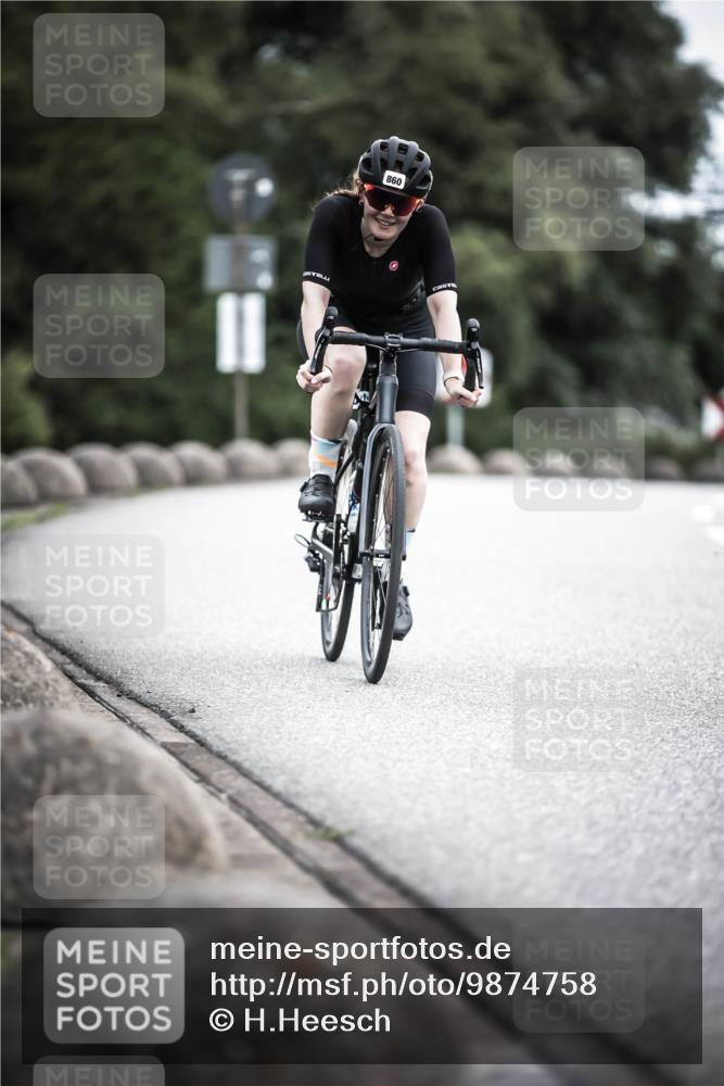 21.06.2026 - 29. Vierlanden-Triathlon H.Heesch http://msf.ph/oto/9874758 21.06.2026 12:18:13 Radfahren 276, 821, 838, 860 meine-sportfotos.de