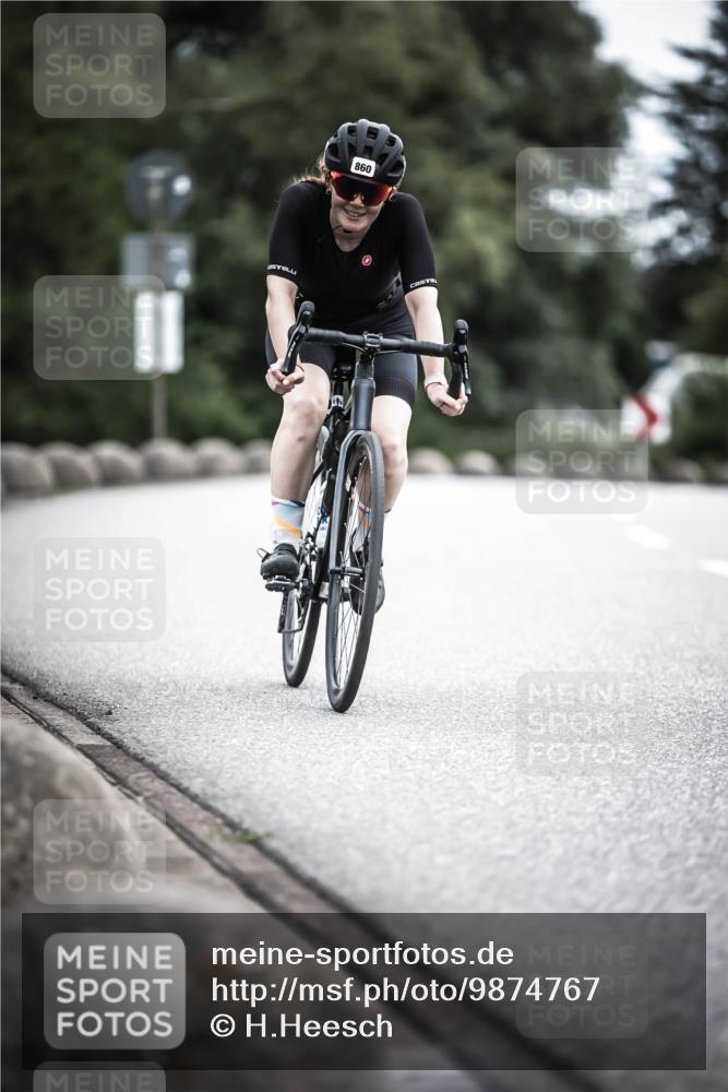 21.06.2026 - 29. Vierlanden-Triathlon H.Heesch http://msf.ph/oto/9874767 21.06.2026 12:18:13 Radfahren 276, 821, 838, 860 meine-sportfotos.de