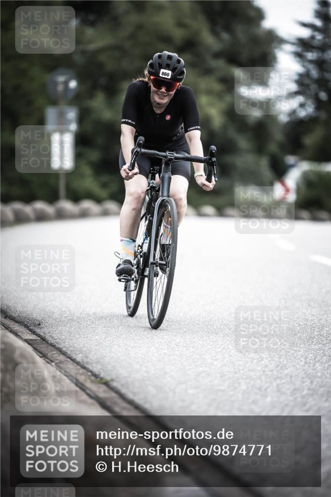 21.06.2026 - 29. Vierlanden-Triathlon H.Heesch http://msf.ph/oto/9874771 21.06.2026 12:18:13 Radfahren 276, 821, 838, 860 meine-sportfotos.de