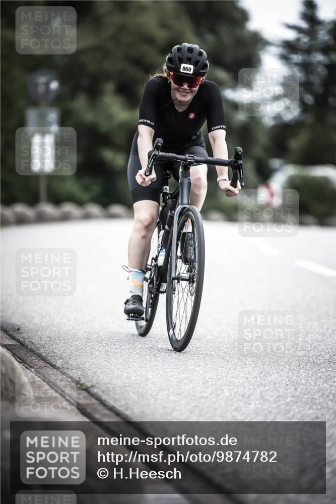 21.06.2026 - 29. Vierlanden-Triathlon H.Heesch http://msf.ph/oto/9874782 21.06.2026 12:18:13 Radfahren 276, 821, 838, 860 meine-sportfotos.de