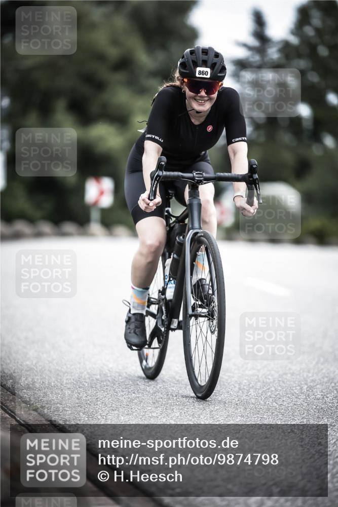 21.06.2026 - 29. Vierlanden-Triathlon H.Heesch http://msf.ph/oto/9874798 21.06.2026 12:18:14 Radfahren 276, 821, 838, 860 meine-sportfotos.de