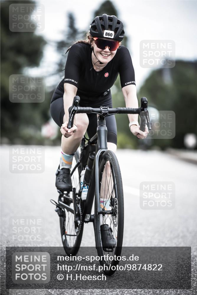21.06.2026 - 29. Vierlanden-Triathlon H.Heesch http://msf.ph/oto/9874822 21.06.2026 12:18:14 Radfahren 276, 821, 838, 860 meine-sportfotos.de