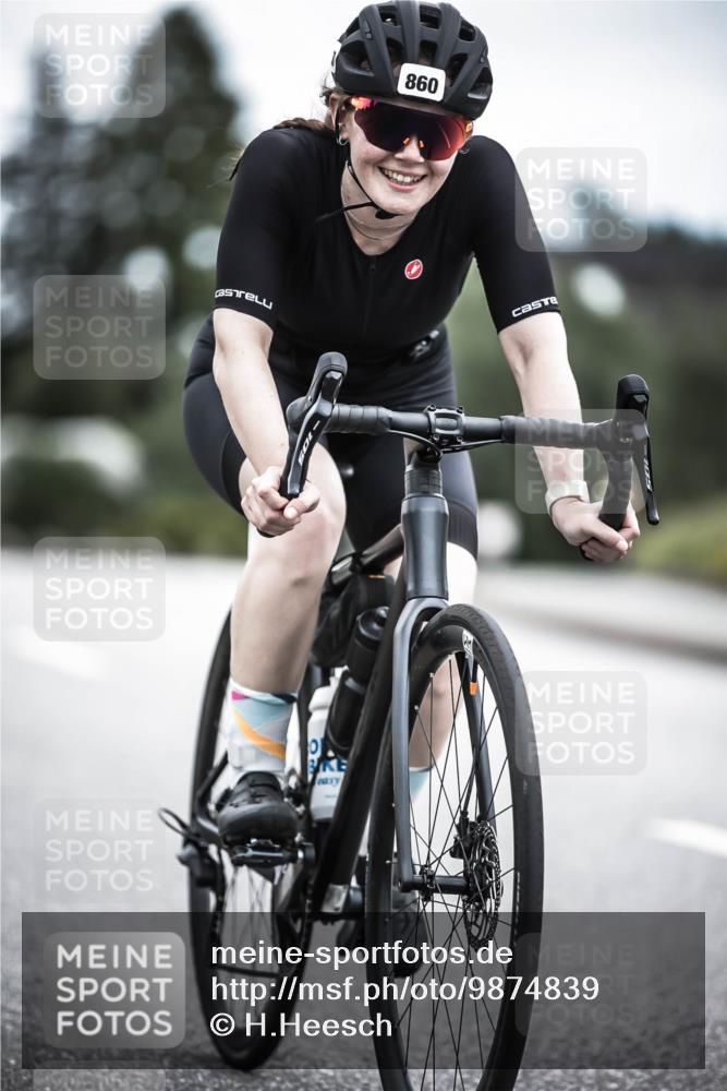 21.06.2026 - 29. Vierlanden-Triathlon H.Heesch http://msf.ph/oto/9874839 21.06.2026 12:18:14 Radfahren 276, 821, 838, 860 meine-sportfotos.de