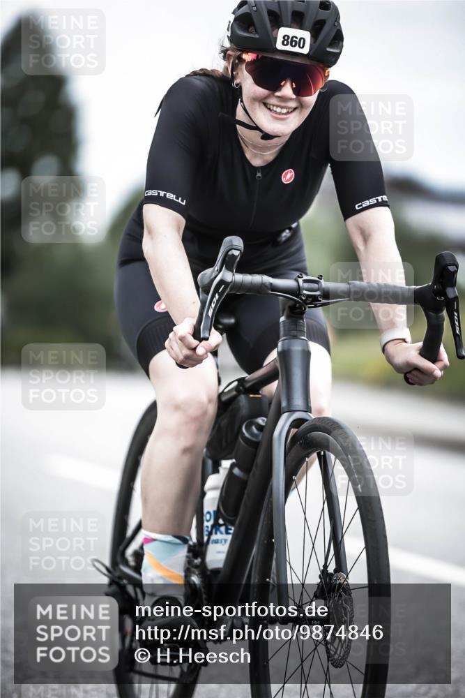 21.06.2026 - 29. Vierlanden-Triathlon H.Heesch http://msf.ph/oto/9874846 21.06.2026 12:18:14 Radfahren 276, 821, 838, 860 meine-sportfotos.de
