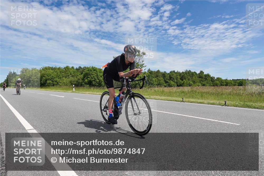 21.06.2026 - Viking Triathlon Michael Burmester http://msf.ph/oto/9874847 21.06.2026 12:55:23 Radfahren 111, 116, 344, 541 meine-sportfotos.de