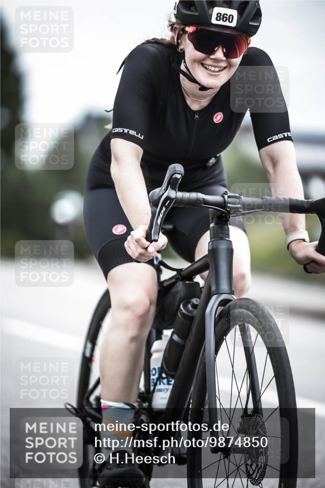 21.06.2026 - 29. Vierlanden-Triathlon H.Heesch http://msf.ph/oto/9874850 21.06.2026 12:18:14 Radfahren 276, 821, 838, 860 meine-sportfotos.de