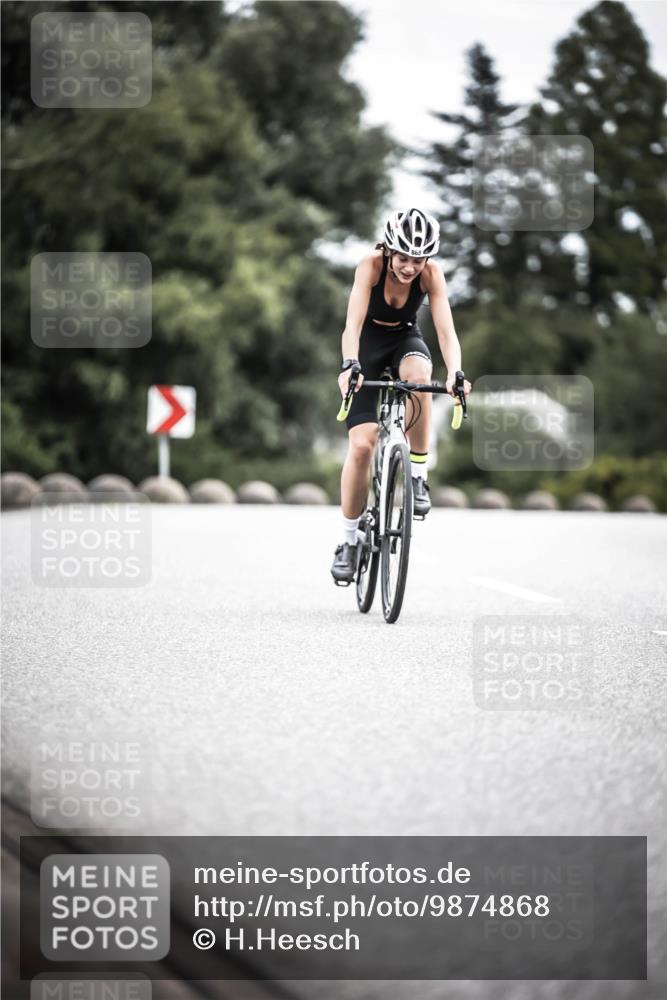 21.06.2026 - 29. Vierlanden-Triathlon H.Heesch http://msf.ph/oto/9874868 21.06.2026 12:18:25 Radfahren 813, 865 meine-sportfotos.de