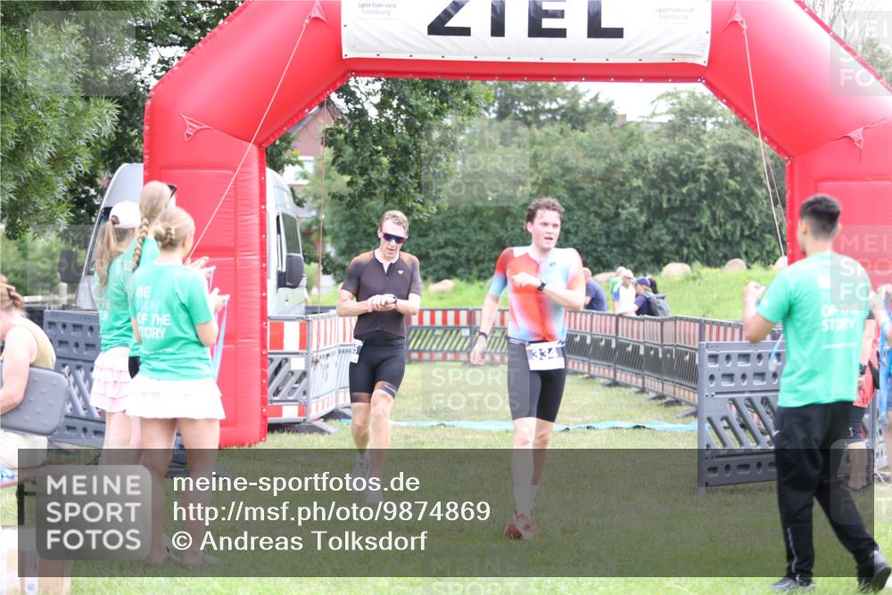 21.06.2026 - 29. Vierlanden-Triathlon Andreas Tolksdorf http://msf.ph/oto/9874869 21.06.2026 11:06:33 Ziel 305, 329, 334, 437, 305, 329, 334, 437 meine-sportfotos.de