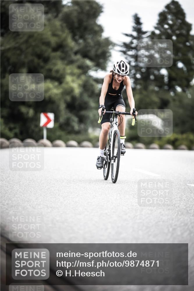 21.06.2026 - 29. Vierlanden-Triathlon H.Heesch http://msf.ph/oto/9874871 21.06.2026 12:18:25 Radfahren 813, 865 meine-sportfotos.de
