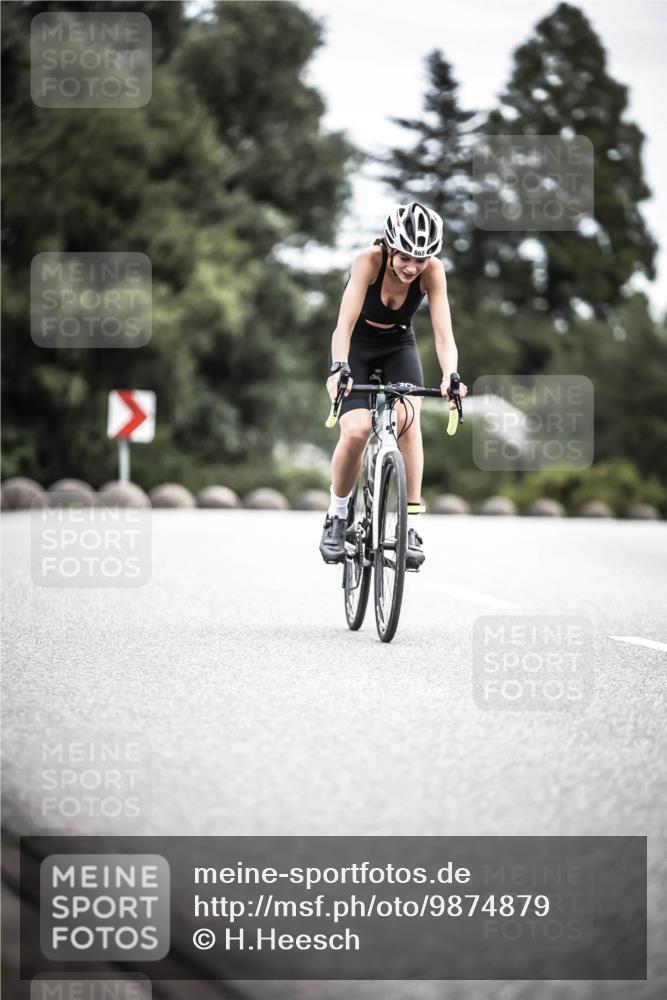 21.06.2026 - 29. Vierlanden-Triathlon H.Heesch http://msf.ph/oto/9874879 21.06.2026 12:18:25 Radfahren 813, 865 meine-sportfotos.de