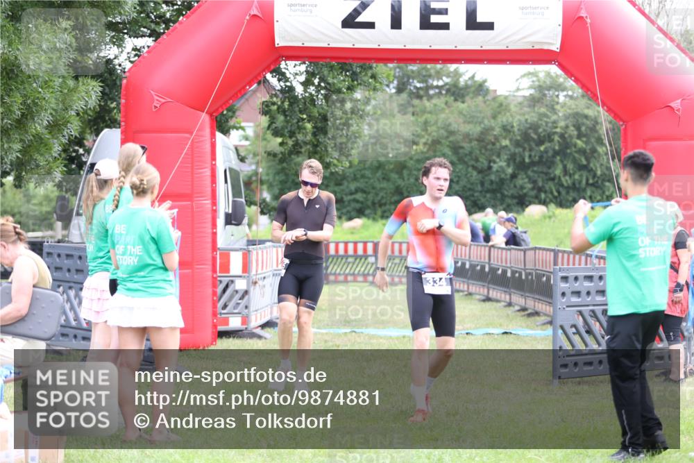 21.06.2026 - 29. Vierlanden-Triathlon Andreas Tolksdorf http://msf.ph/oto/9874881 21.06.2026 11:06:33 Ziel 305, 329, 334, 437, 305, 329, 334, 437 meine-sportfotos.de
