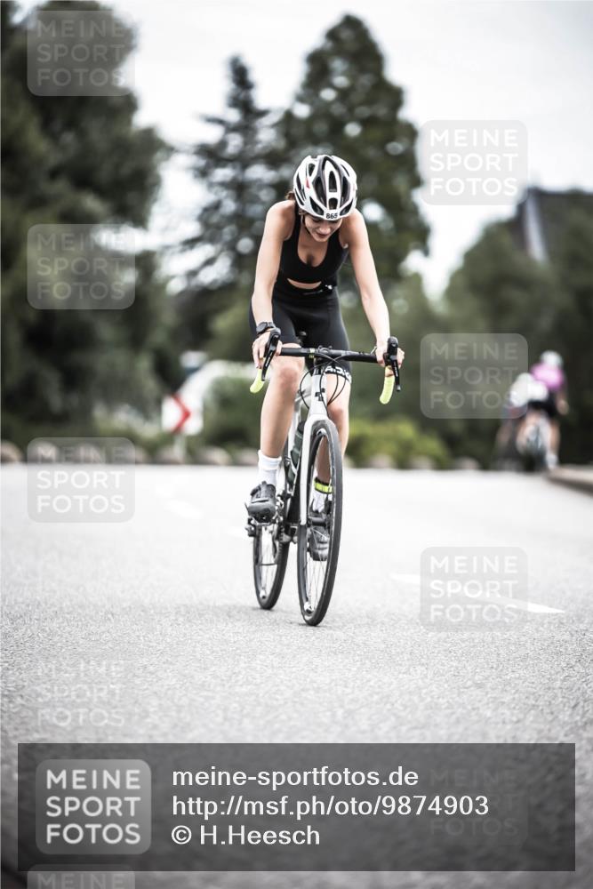 21.06.2026 - 29. Vierlanden-Triathlon H.Heesch http://msf.ph/oto/9874903 21.06.2026 12:18:26 Radfahren 813, 865 meine-sportfotos.de