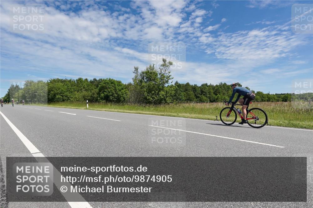 21.06.2026 - Viking Triathlon Michael Burmester http://msf.ph/oto/9874905 21.06.2026 12:56:04 Radfahren 56, 56, 172, 206, 485, 567 meine-sportfotos.de