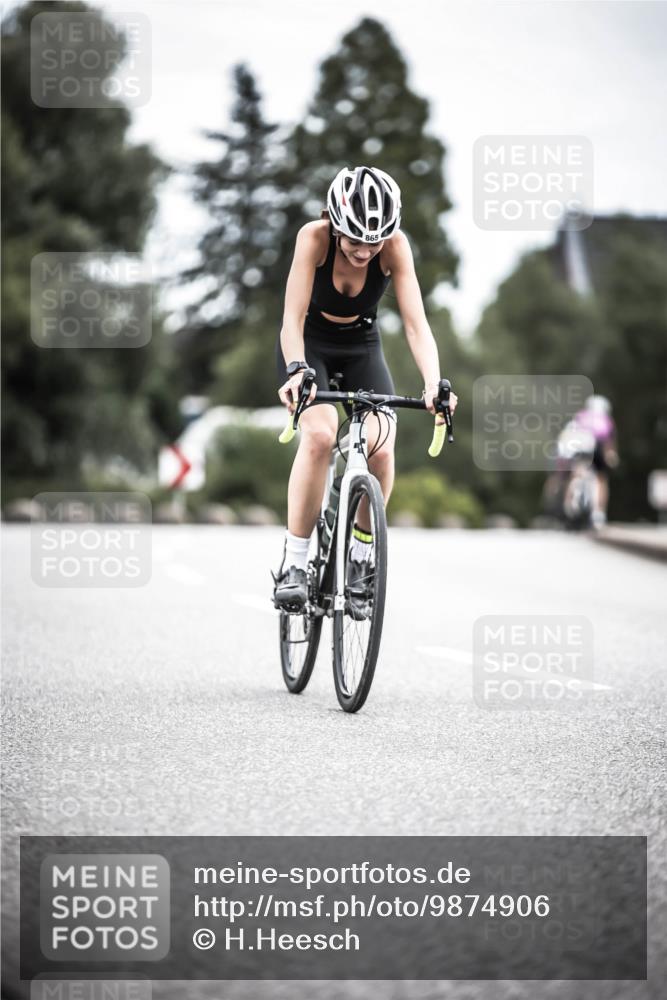 21.06.2026 - 29. Vierlanden-Triathlon H.Heesch http://msf.ph/oto/9874906 21.06.2026 12:18:26 Radfahren 813, 865 meine-sportfotos.de