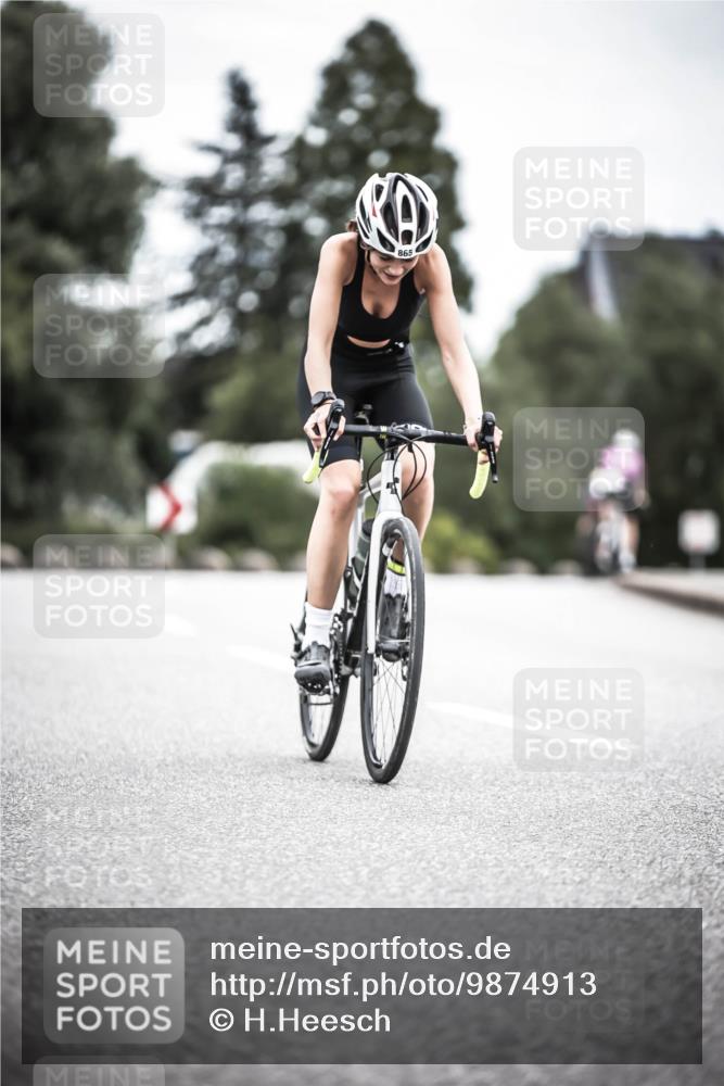 21.06.2026 - 29. Vierlanden-Triathlon H.Heesch http://msf.ph/oto/9874913 21.06.2026 12:18:26 Radfahren 813, 865 meine-sportfotos.de