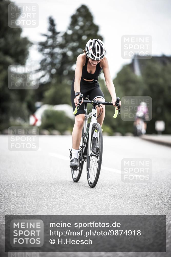 21.06.2026 - 29. Vierlanden-Triathlon H.Heesch http://msf.ph/oto/9874918 21.06.2026 12:18:26 Radfahren 813, 865 meine-sportfotos.de
