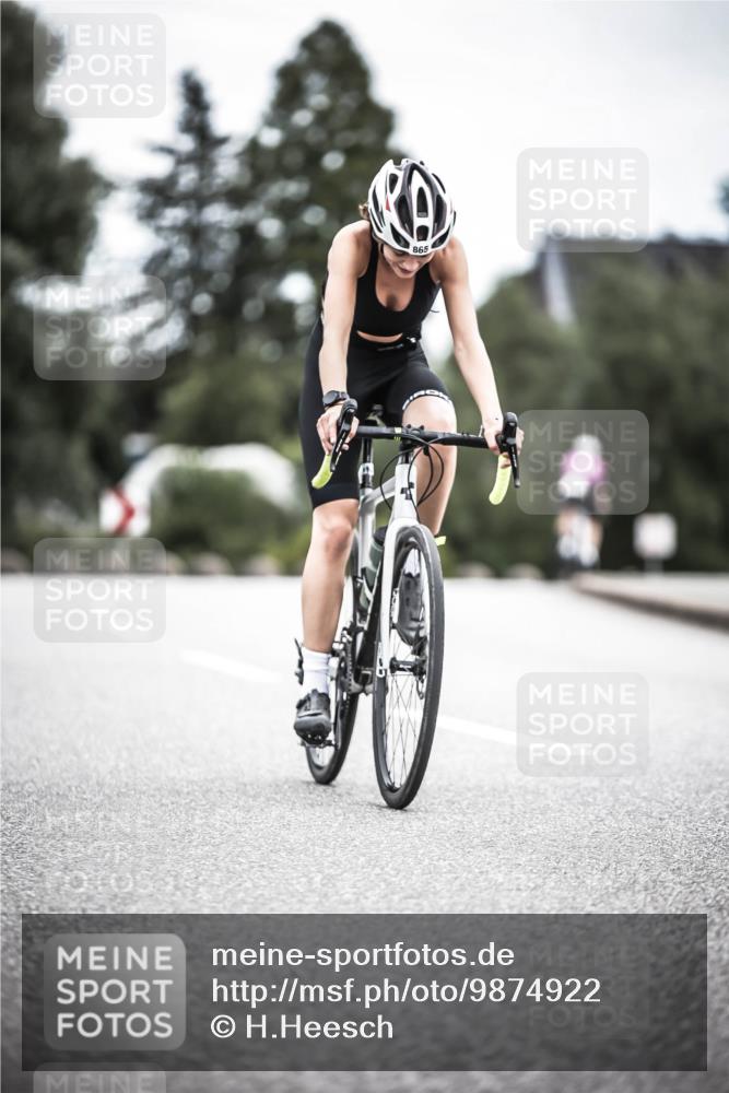 21.06.2026 - 29. Vierlanden-Triathlon H.Heesch http://msf.ph/oto/9874922 21.06.2026 12:18:26 Radfahren 813, 865 meine-sportfotos.de