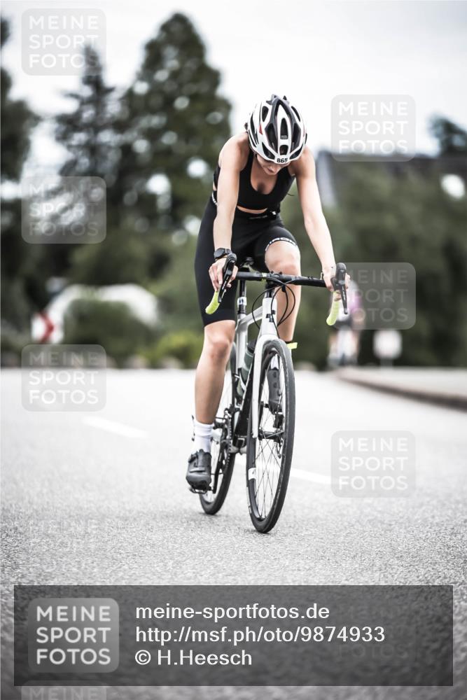 21.06.2026 - 29. Vierlanden-Triathlon H.Heesch http://msf.ph/oto/9874933 21.06.2026 12:18:26 Radfahren 813, 865 meine-sportfotos.de