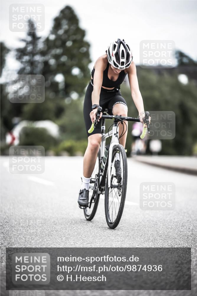 21.06.2026 - 29. Vierlanden-Triathlon H.Heesch http://msf.ph/oto/9874936 21.06.2026 12:18:26 Radfahren 813, 865 meine-sportfotos.de