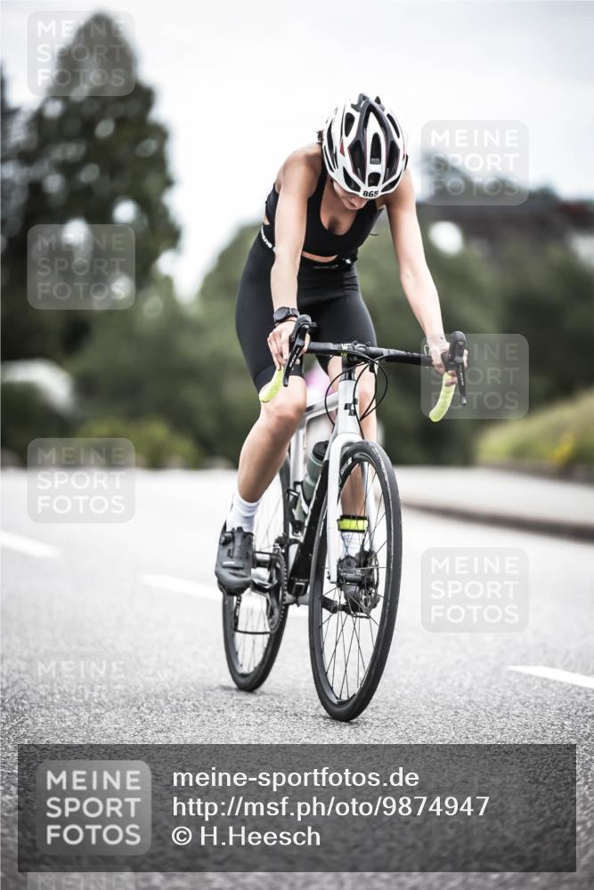 21.06.2026 - 29. Vierlanden-Triathlon H.Heesch http://msf.ph/oto/9874947 21.06.2026 12:18:26 Radfahren 813, 865 meine-sportfotos.de