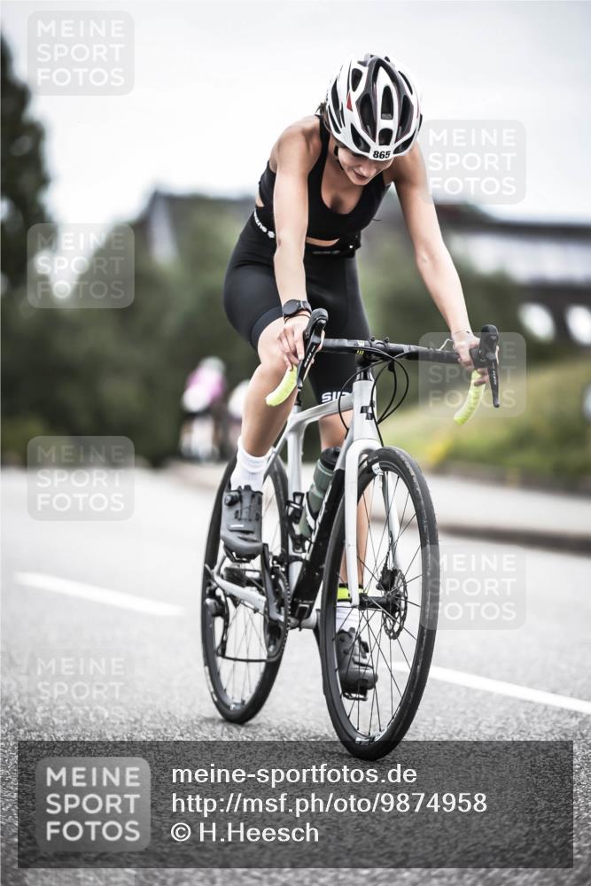 21.06.2026 - 29. Vierlanden-Triathlon H.Heesch http://msf.ph/oto/9874958 21.06.2026 12:18:26 Radfahren 813, 865 meine-sportfotos.de