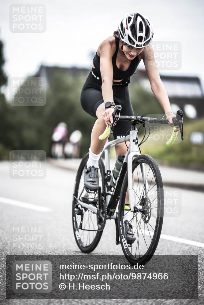 21.06.2026 - 29. Vierlanden-Triathlon H.Heesch http://msf.ph/oto/9874966 21.06.2026 12:18:26 Radfahren 813, 865 meine-sportfotos.de