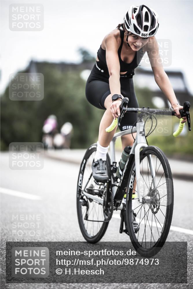 21.06.2026 - 29. Vierlanden-Triathlon H.Heesch http://msf.ph/oto/9874973 21.06.2026 12:18:27 Radfahren 813, 865 meine-sportfotos.de