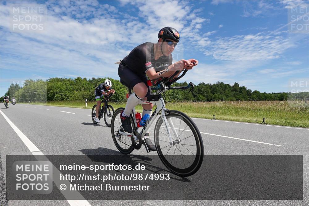 21.06.2026 - Viking Triathlon Michael Burmester http://msf.ph/oto/9874993 21.06.2026 12:57:36 Radfahren 77, 85, 88, 93, 141, 199, 274, 315, 393, 403, 492, 497 meine-sportfotos.de