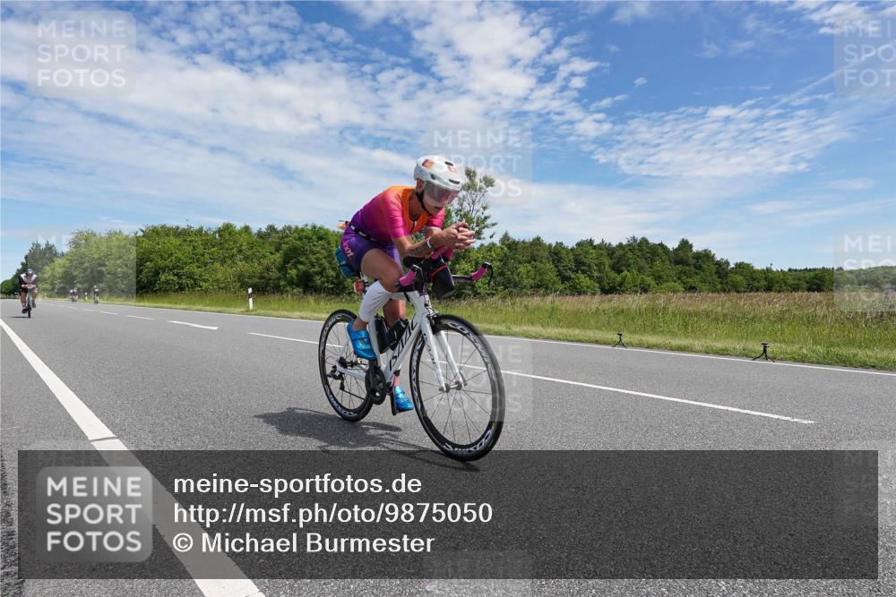 21.06.2026 - Viking Triathlon Michael Burmester http://msf.ph/oto/9875050 21.06.2026 12:58:10 Radfahren 96, 303, 571, 601 meine-sportfotos.de
