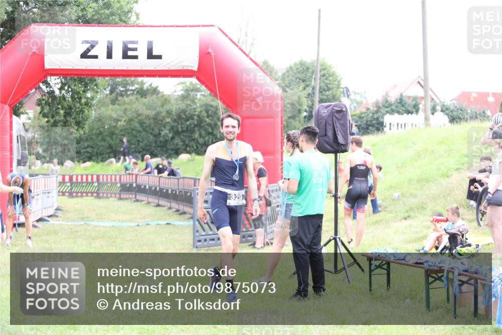 21.06.2026 - 29. Vierlanden-Triathlon Andreas Tolksdorf http://msf.ph/oto/9875073 21.06.2026 11:06:51 Ziel 320, 320 meine-sportfotos.de