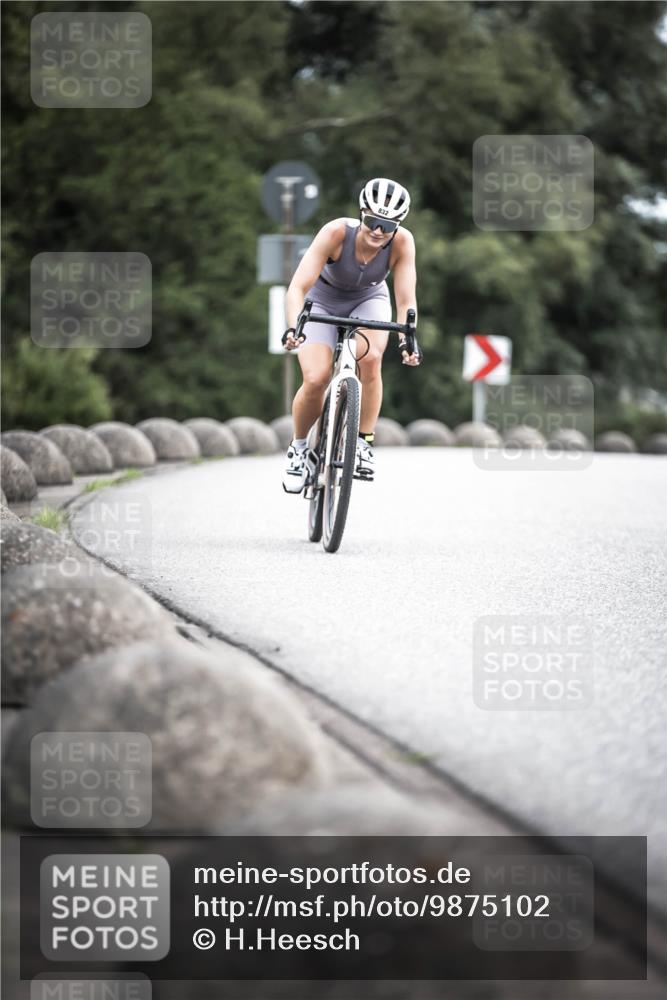 21.06.2026 - 29. Vierlanden-Triathlon H.Heesch http://msf.ph/oto/9875102 21.06.2026 12:19:49 Radfahren 731, 832 meine-sportfotos.de