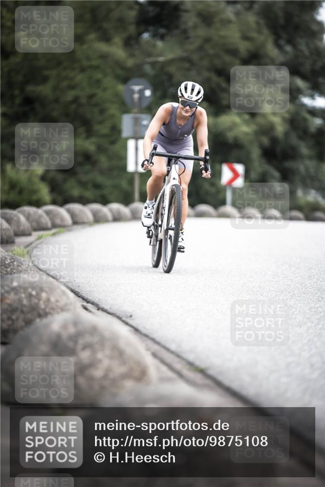 21.06.2026 - 29. Vierlanden-Triathlon H.Heesch http://msf.ph/oto/9875108 21.06.2026 12:19:49 Radfahren 731, 832 meine-sportfotos.de