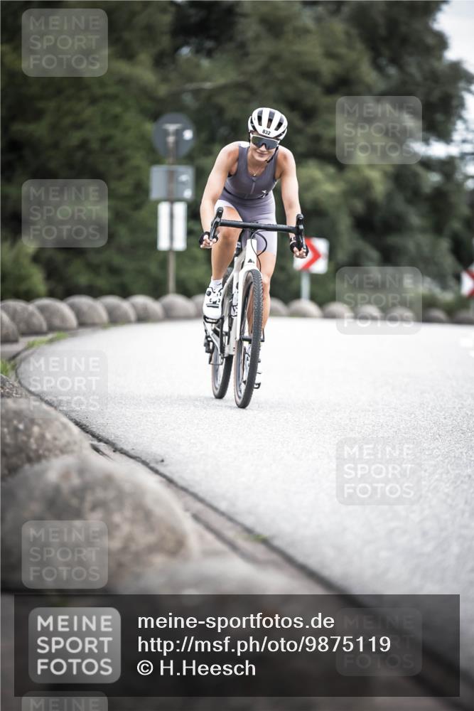 21.06.2026 - 29. Vierlanden-Triathlon H.Heesch http://msf.ph/oto/9875119 21.06.2026 12:19:50 Radfahren 731, 832 meine-sportfotos.de