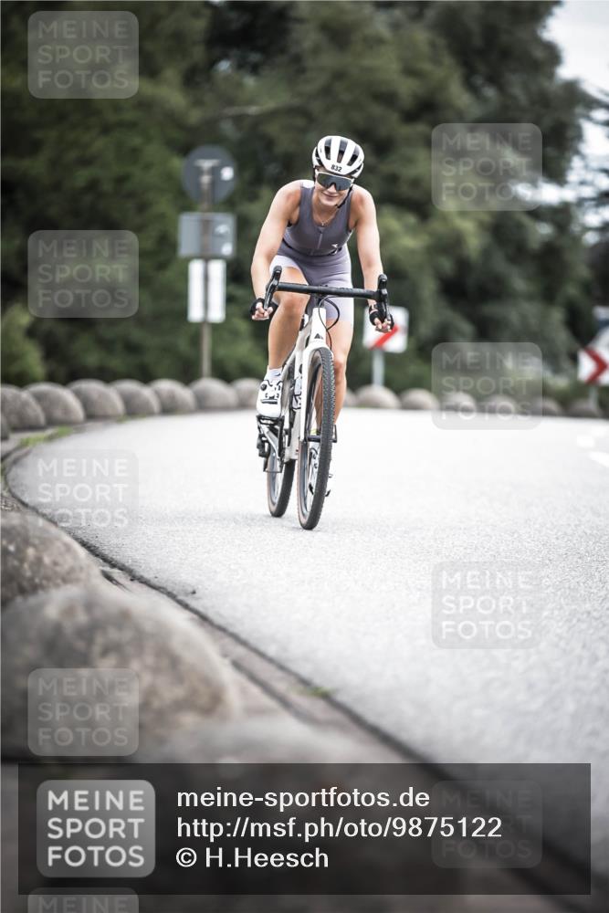 21.06.2026 - 29. Vierlanden-Triathlon H.Heesch http://msf.ph/oto/9875122 21.06.2026 12:19:50 Radfahren 731, 832 meine-sportfotos.de