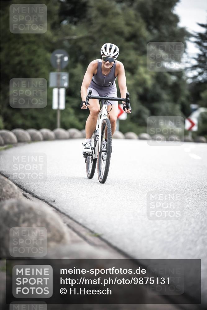 21.06.2026 - 29. Vierlanden-Triathlon H.Heesch http://msf.ph/oto/9875131 21.06.2026 12:19:50 Radfahren 731, 832 meine-sportfotos.de